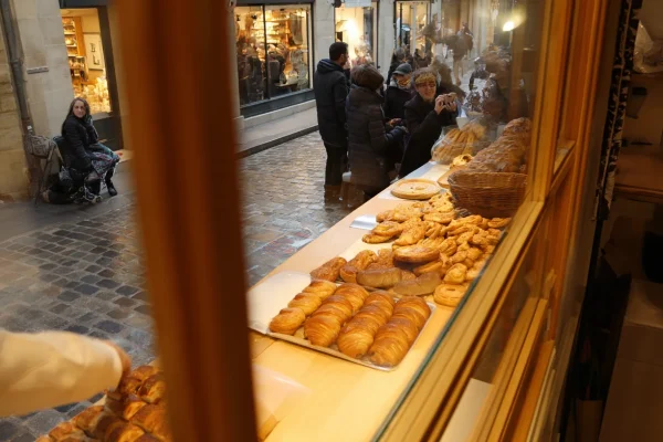 Paris Food: The Complete Guide to Eating Well in the City